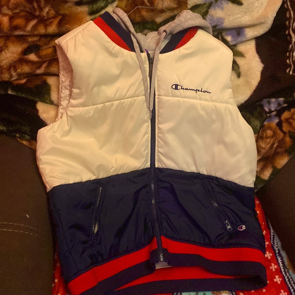 Champion no sleeve jacket, only people with muscles or that know how to dress